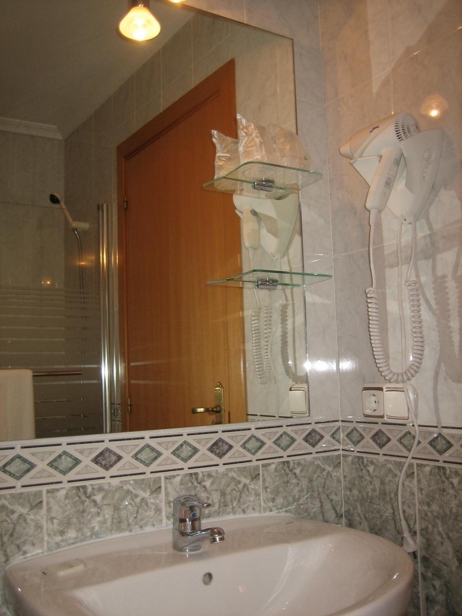 Hostal Madruga Elche Ngoại thất bức ảnh